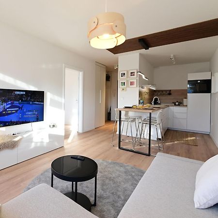 Delux Apartment La Arena With Private Garage Zagreb Exterior foto