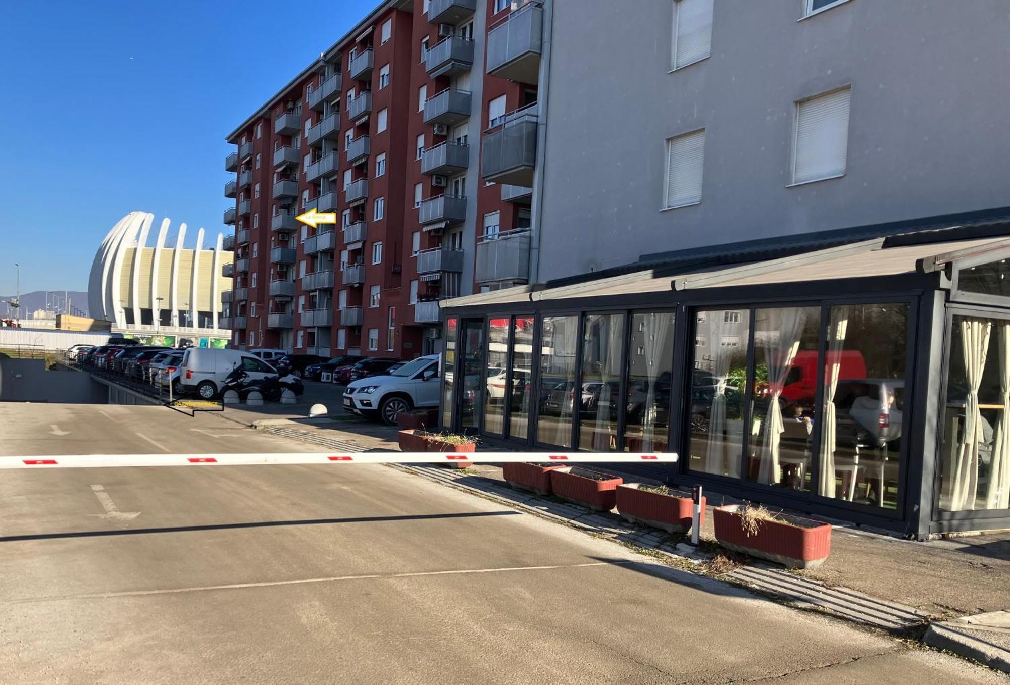 Delux Apartment La Arena With Private Garage Zagreb Exterior foto